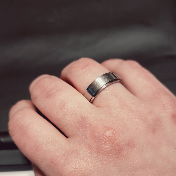 Engagement Rings - Picture 5 of 6